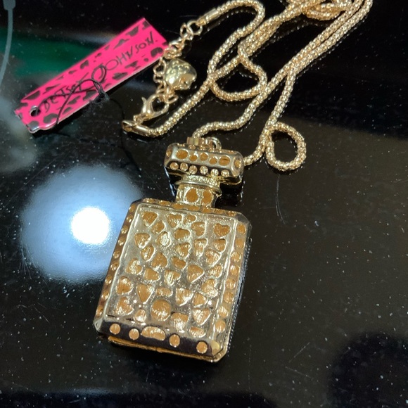 Betsy Johnson Necklace Pink Rhinestones Gold Tone #N482 - Picture 3 of 3